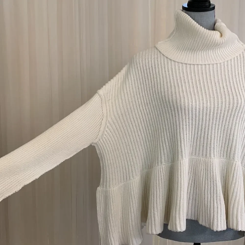 FREE PEOPLE layer cake oversized turtleneck/cowl ruffled peplum style sweater - Picture 3 of 8